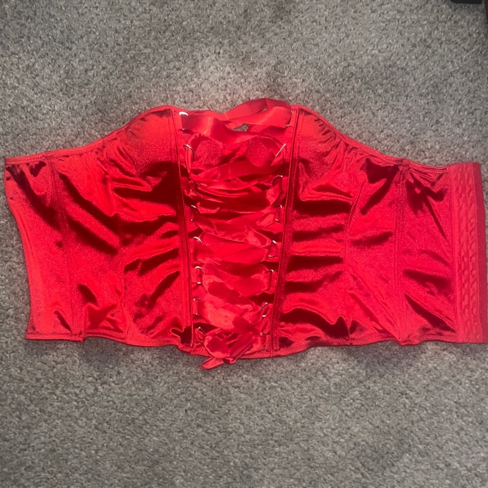 red lace up corset!